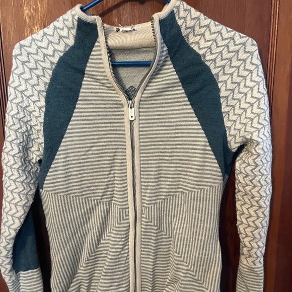 Smartwool Women's Zip-Up Sweater in Cream and Teal - Picture 2 of 4